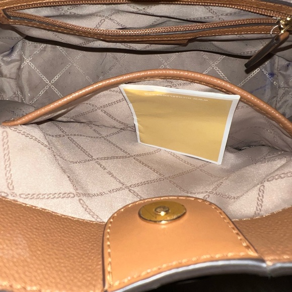 ⭐️Michael Kors Bowery Purse⭐️ - Picture 8 of 10